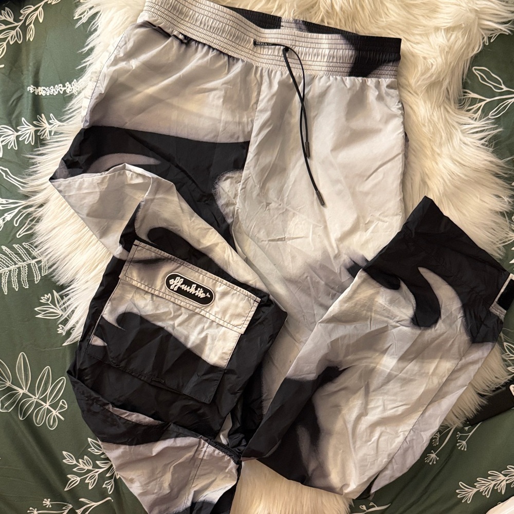 OFF-WHITE BLACK AND GRAY HIGH WAISTED ADJUSTABLE CARGO PANTS LOTS OF POCKETS